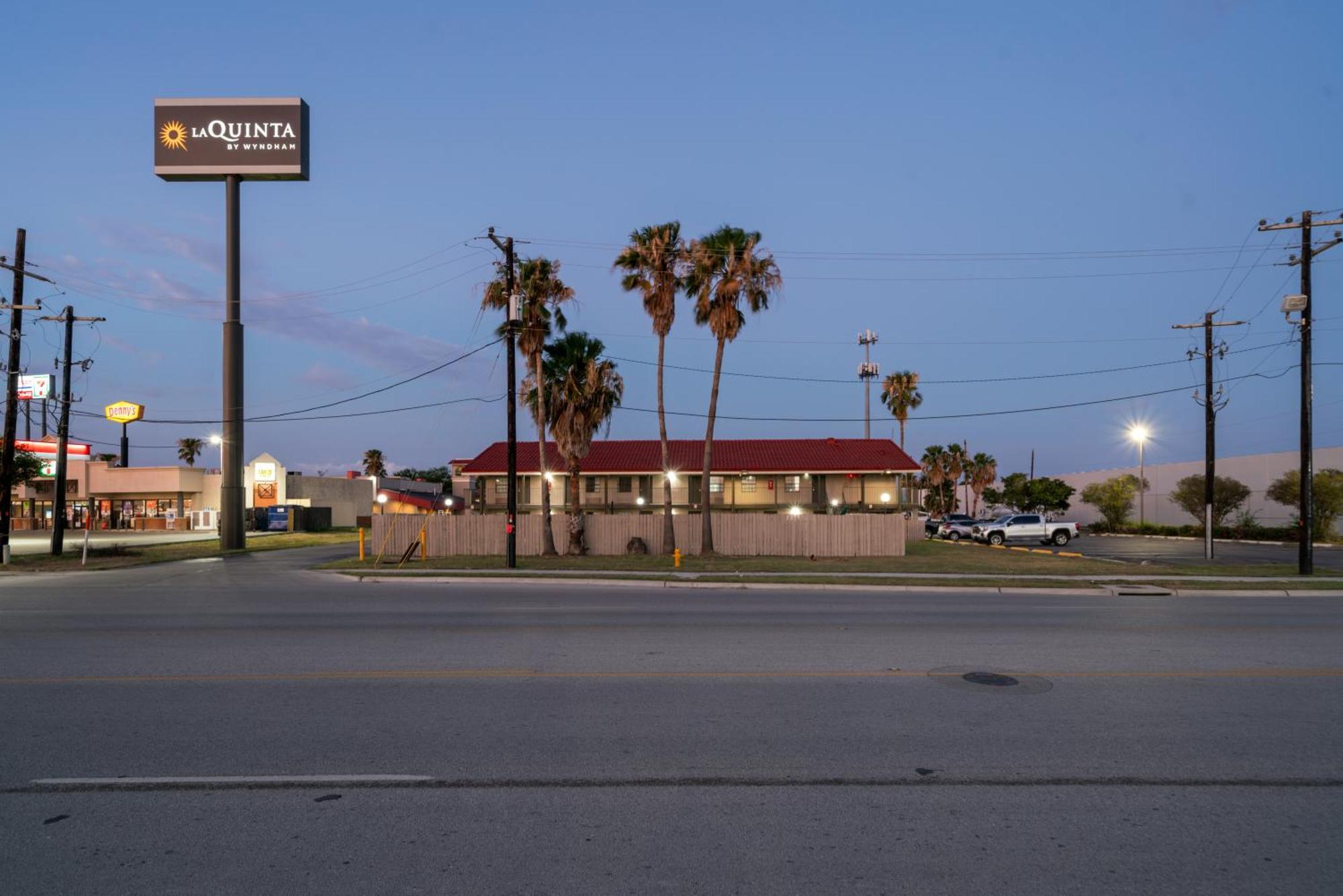 La Quinta Inn By Wyndham Corpus Christi North Экстерьер фото