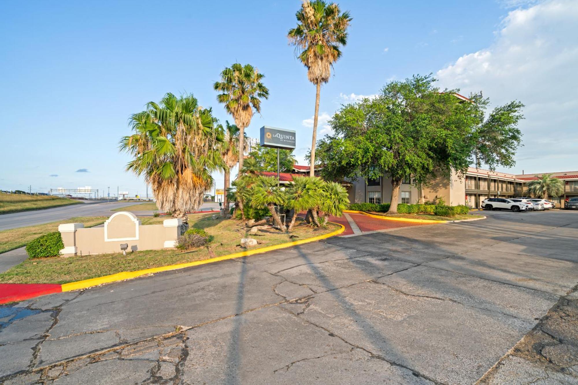 La Quinta Inn By Wyndham Corpus Christi North Экстерьер фото