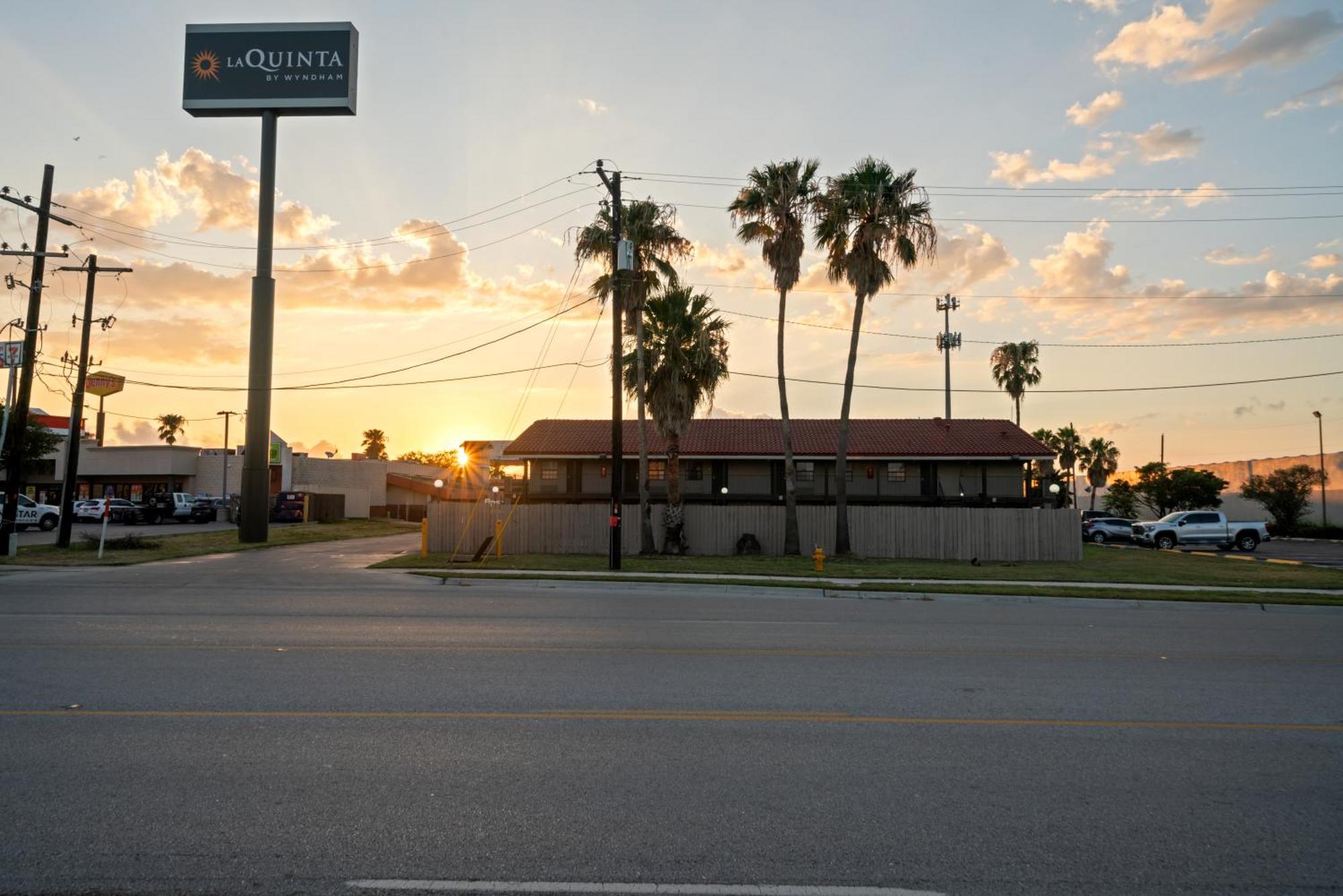 La Quinta Inn By Wyndham Corpus Christi North Экстерьер фото