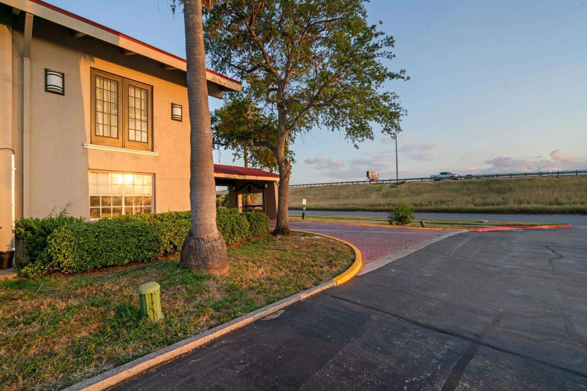 La Quinta Inn By Wyndham Corpus Christi North Экстерьер фото