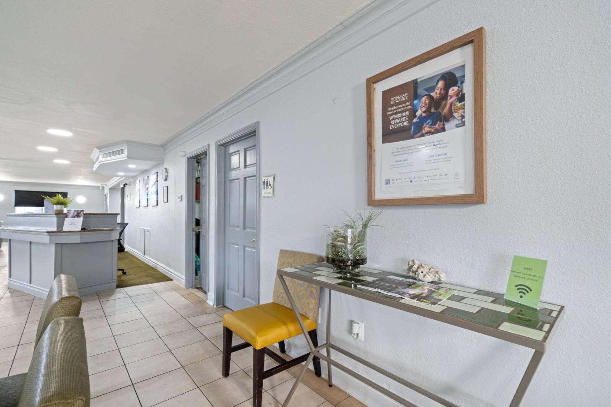 La Quinta Inn By Wyndham Corpus Christi North Экстерьер фото