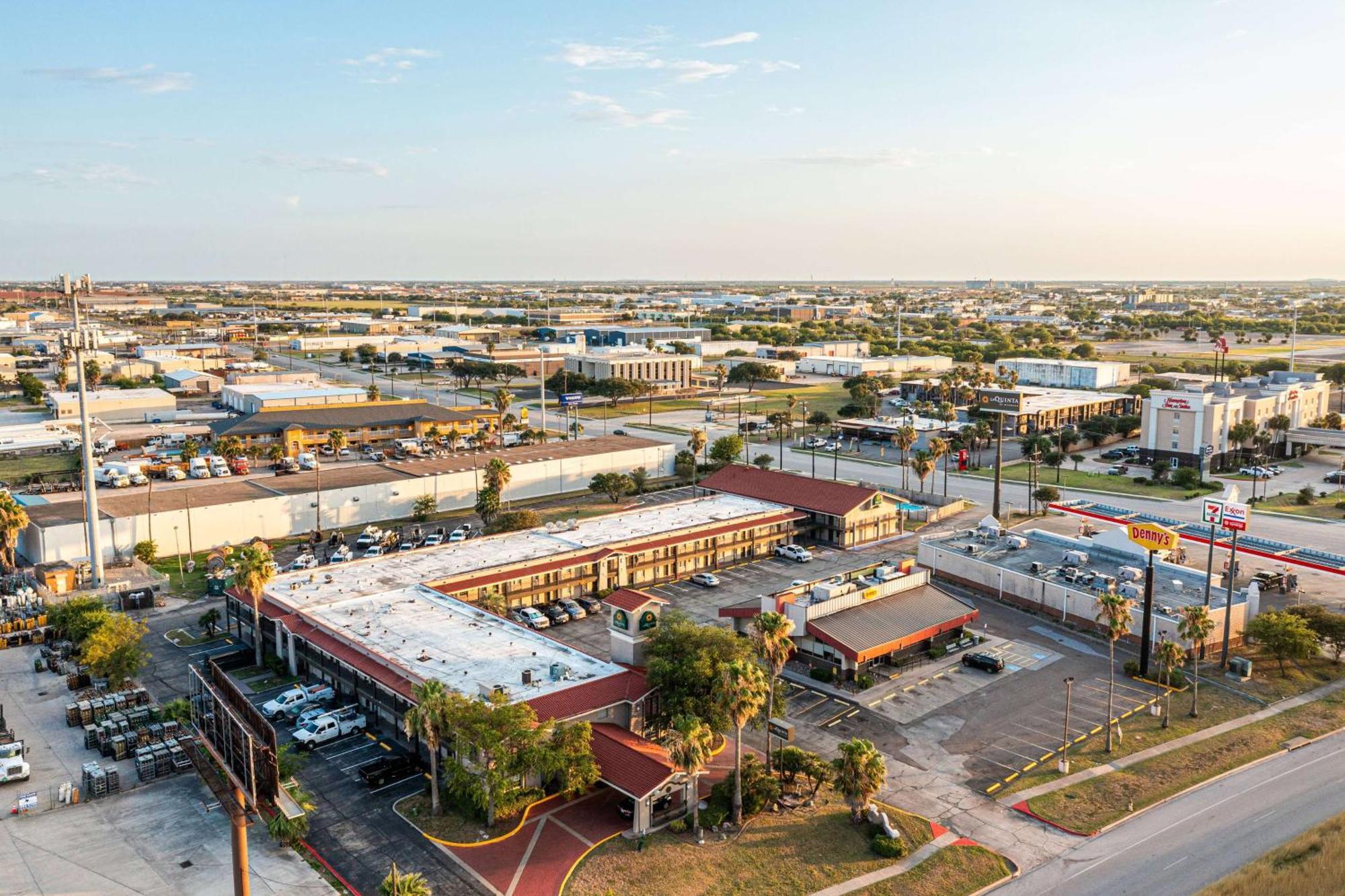 La Quinta Inn By Wyndham Corpus Christi North Экстерьер фото
