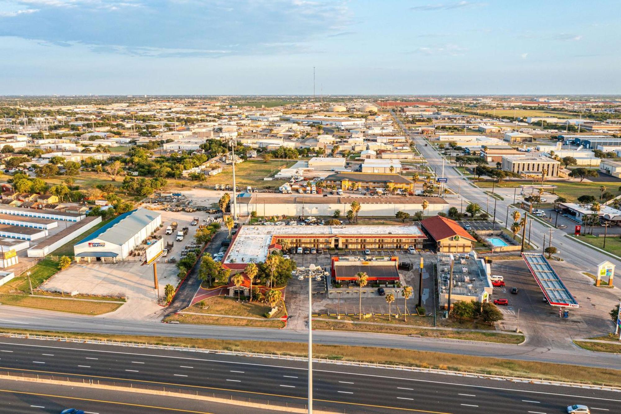 La Quinta Inn By Wyndham Corpus Christi North Экстерьер фото