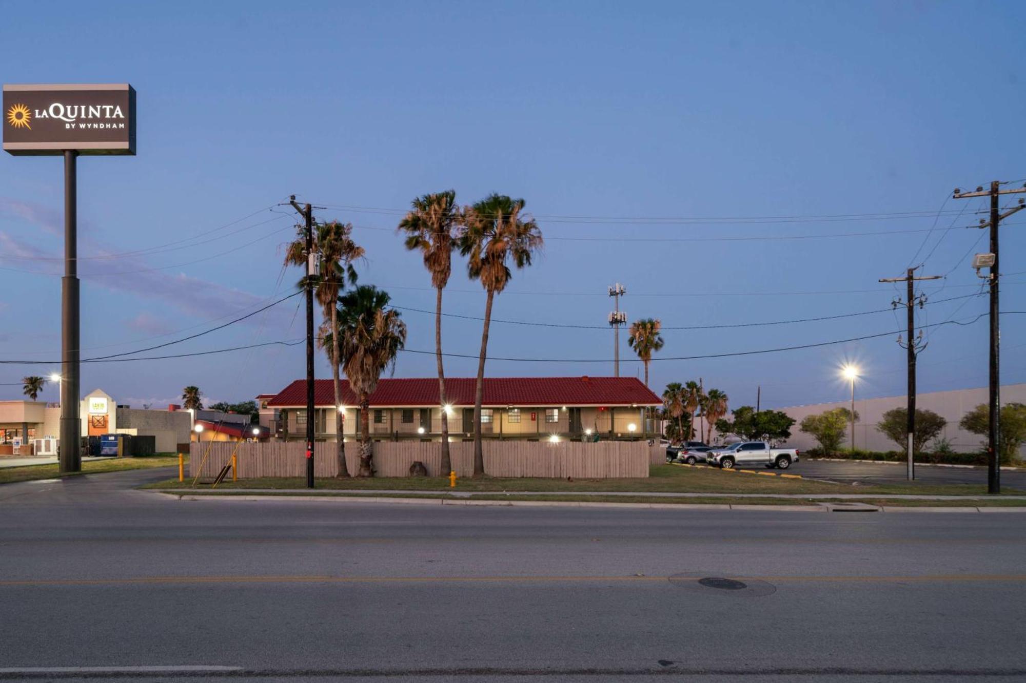 La Quinta Inn By Wyndham Corpus Christi North Экстерьер фото
