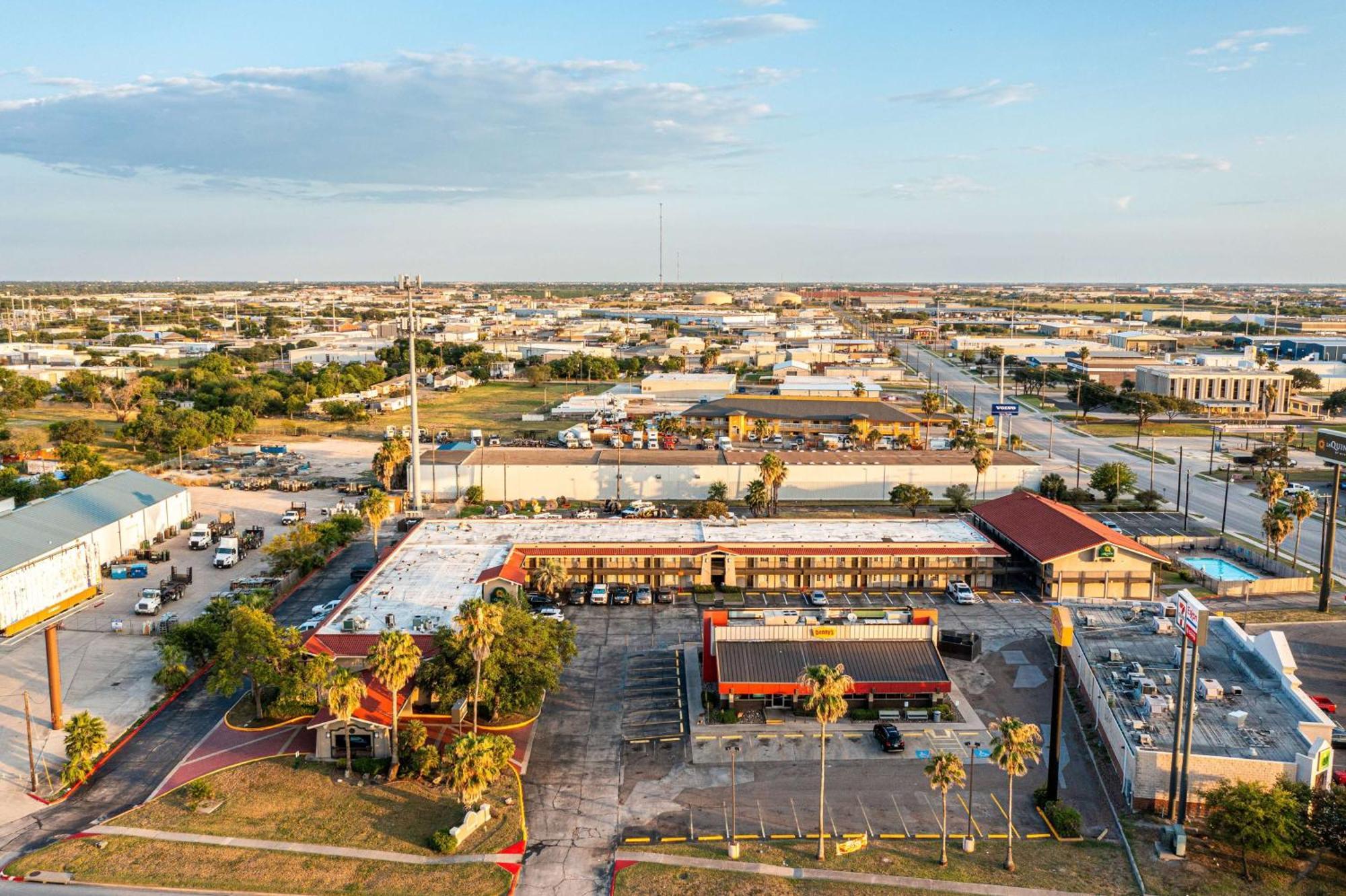 La Quinta Inn By Wyndham Corpus Christi North Экстерьер фото
